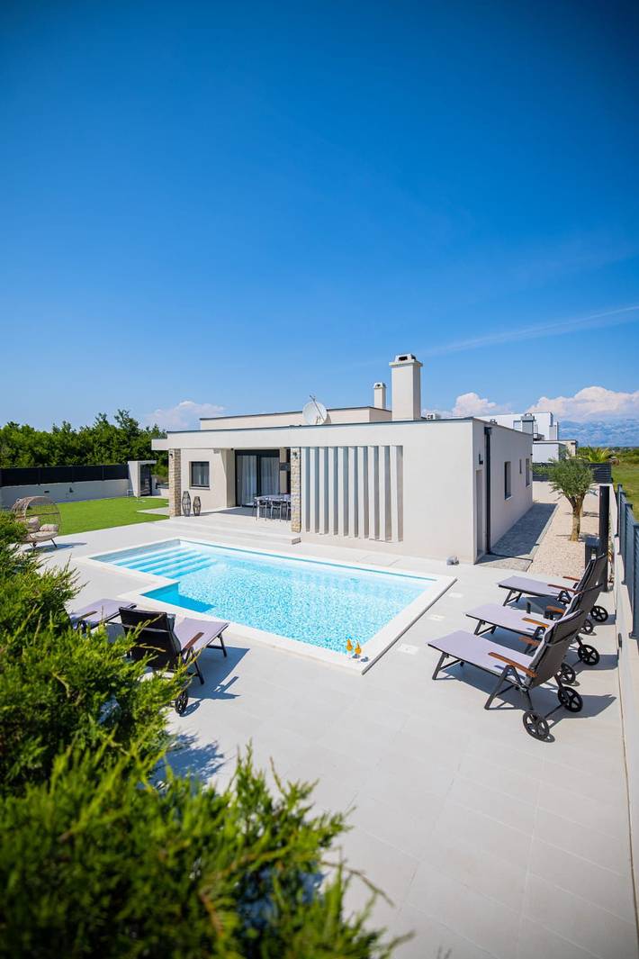 Ferienhaus für 10 Personen, mit Balkon und Terrasse sowie Garten in Nin - 3