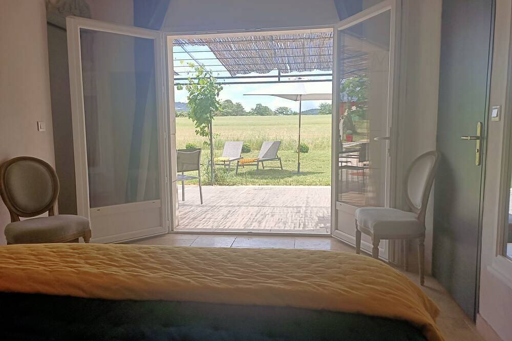 Charming house classified 4 stars in Luberon Protected Natural Regional Park in Roussillon, Parc naturel régional du Luberon