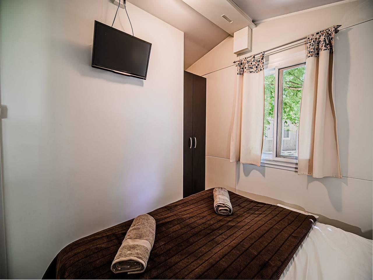 Three Bedroom Mobile Home with Lake View (owner 2) in Brežice, Lower Styria