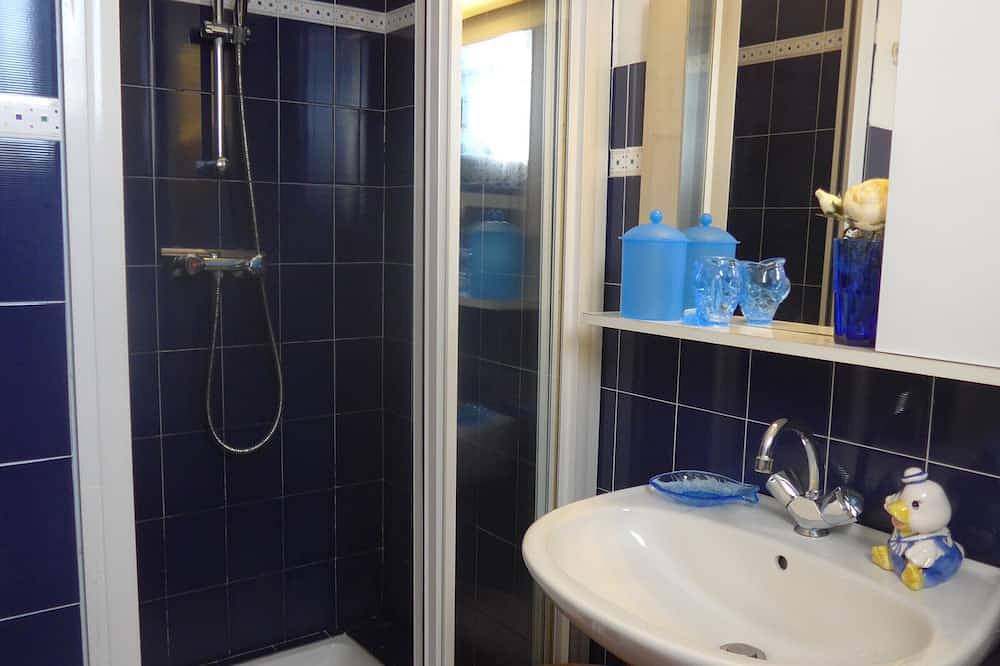 Casa Locmaria, 3 camere da letto, 4 persone in Locmaria, Côte des Mégalithes