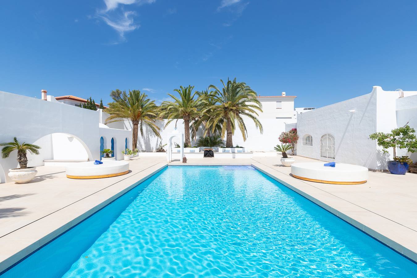 Geheel appartement, Vakantiehuis 'Pacifico' in een bijzonder riad met zoutwaterzwembad, Wi-Fi en airconditioning in Torremolinos, Costa del Sol