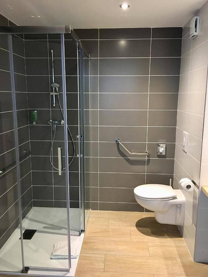 Hôtel pour 2 personnes, avec vue et jardin, adapté aux familles à Saint-Mitre-les-Remparts - 4