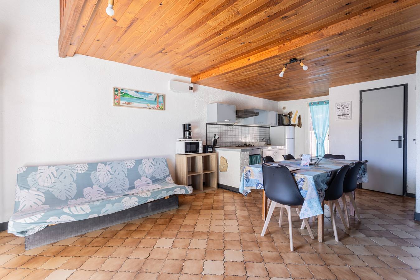 Gîte La Capelle for 7 People, with Pool in Roquefort-des-Corbières, Mediterranean Coast (France)