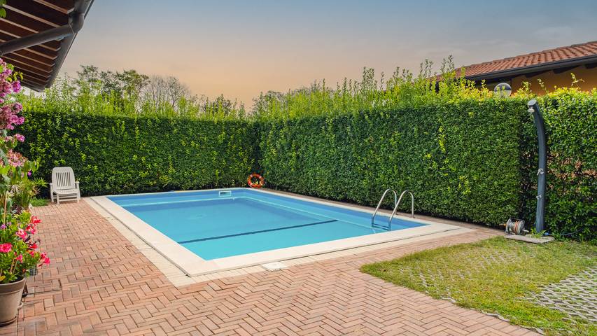 Ferienwohnung für 3 Personen, mit Garten und Pool in Polpenazze del Garda