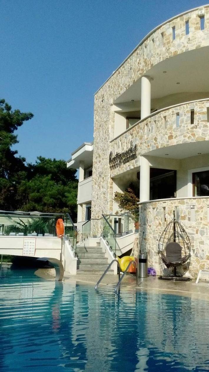 Ferienwohnung für 3 Personen, mit Pool und Ausblick sowie Garten
