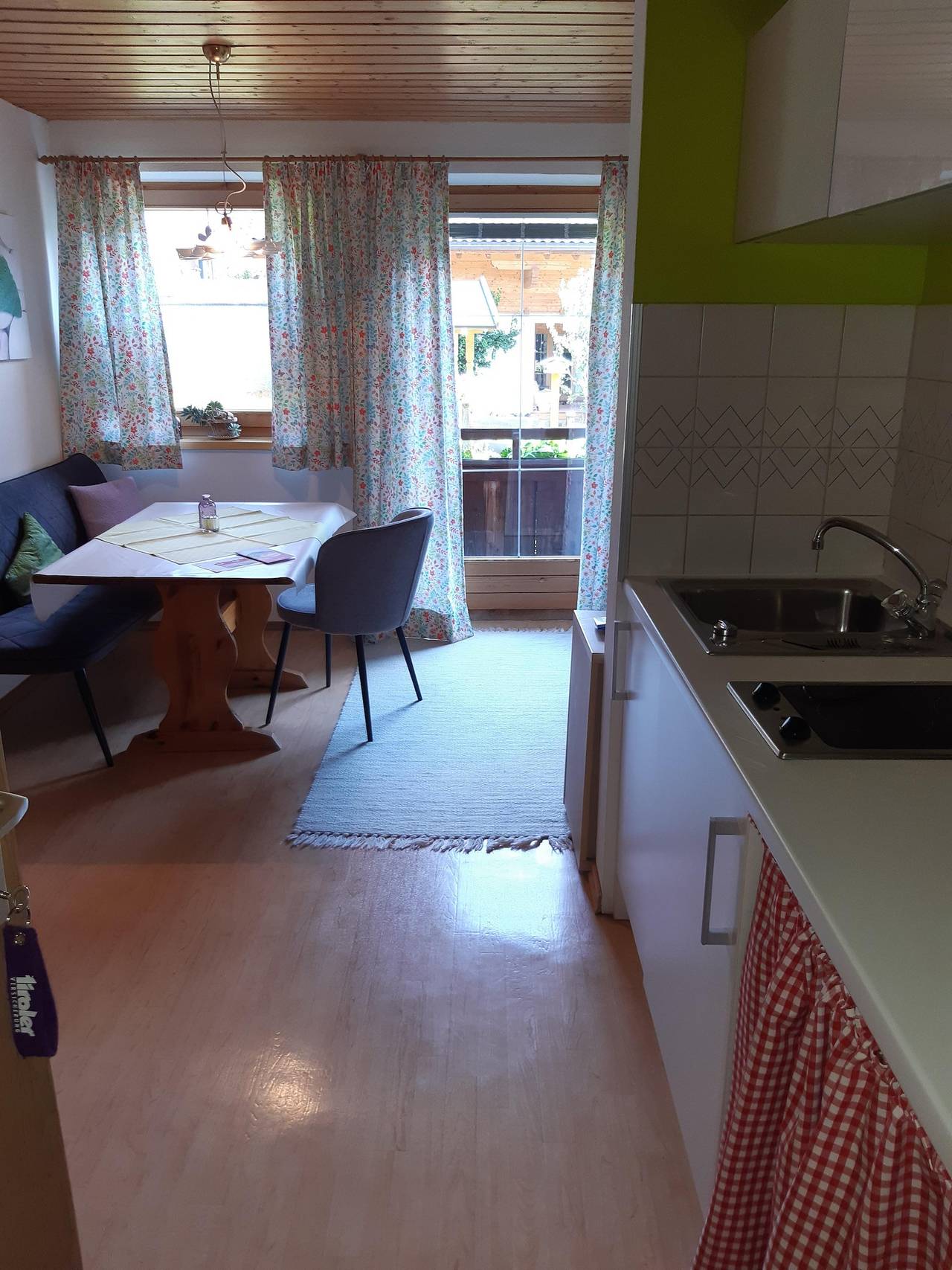 Ganze Ferienwohnung, Appartement "Galtenblick" in Alpbach, Kaisergebirge