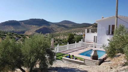 Gîte pour 6 personnes, avec terrasse et piscine à Alcaudete