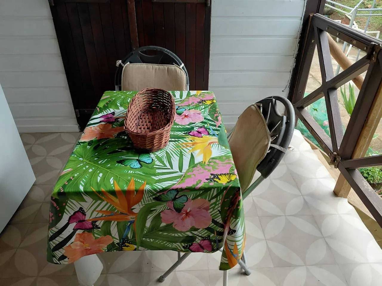 Estudio entero, Acogedor estudio con terraza en Petit-Bourg de 30 m² in Petit-Bourg, Guadalupe