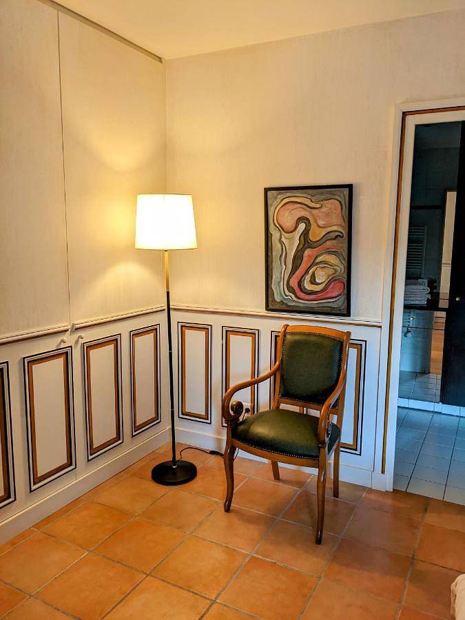 Appartement de vacances entier, Double Room with Private Bathroom in Salles-Arbuissonnas-en-Beaujolais, Beaujolais