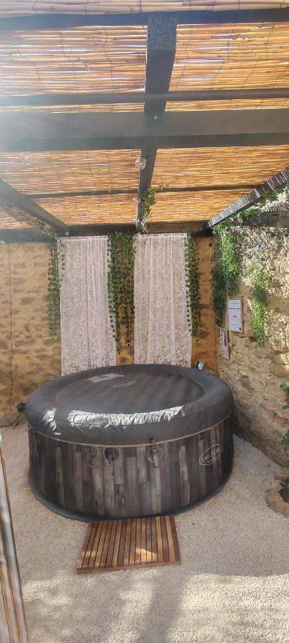 Appartement entier, Studio 263 in Suze-la-Rousse, Région de nyons