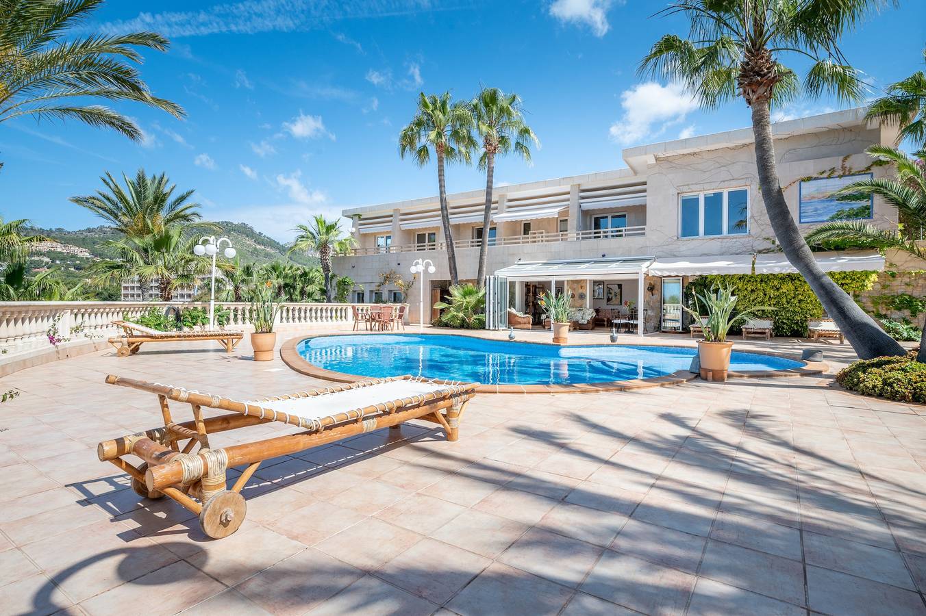 Villa "Quesada" Close to the Beach with Pool, Garden & Wi-Fi in Peguera, Calvià