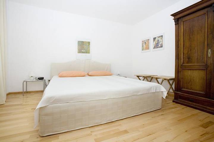 Ganze Wohnung, Charmante Ferienwohnung "Bregenz 6 Top 1" in zentraler Lage mit Wlan, Terrasse & Garten in Bregenz, Bodensee-Vorarlberg