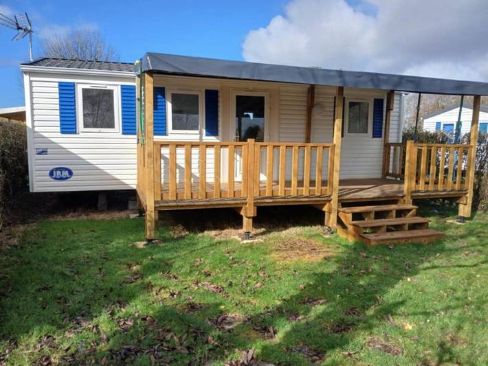 Location de vacances pour 8 personnes, avec Terrasse ainsi que Jardin et Piscine à Vironchaux