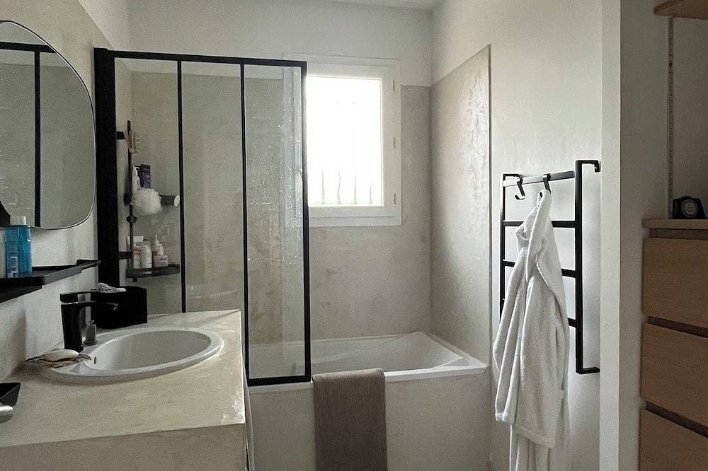 🌿 Luxury family villa with swimming pool in a Provencal setting. in Gardanne, Costa mediterránea (Francia)