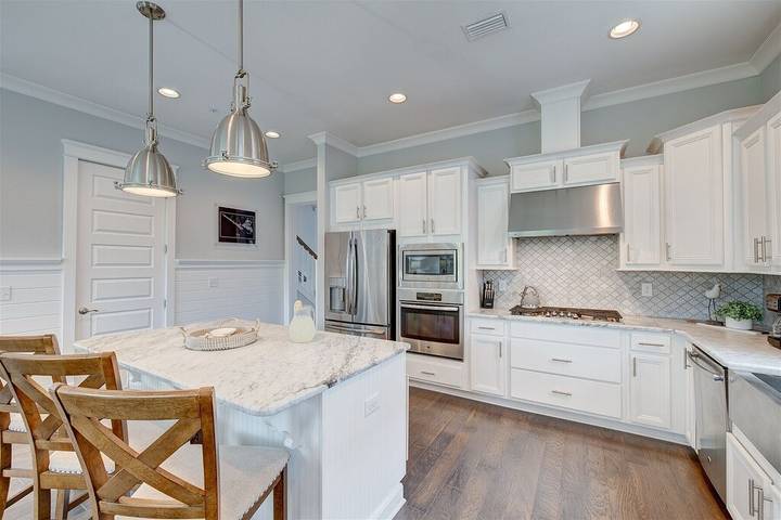 Vacation rental for 12 people, with pool and balcony as well as hot tub and yard, with pets in Santa Rosa Beach