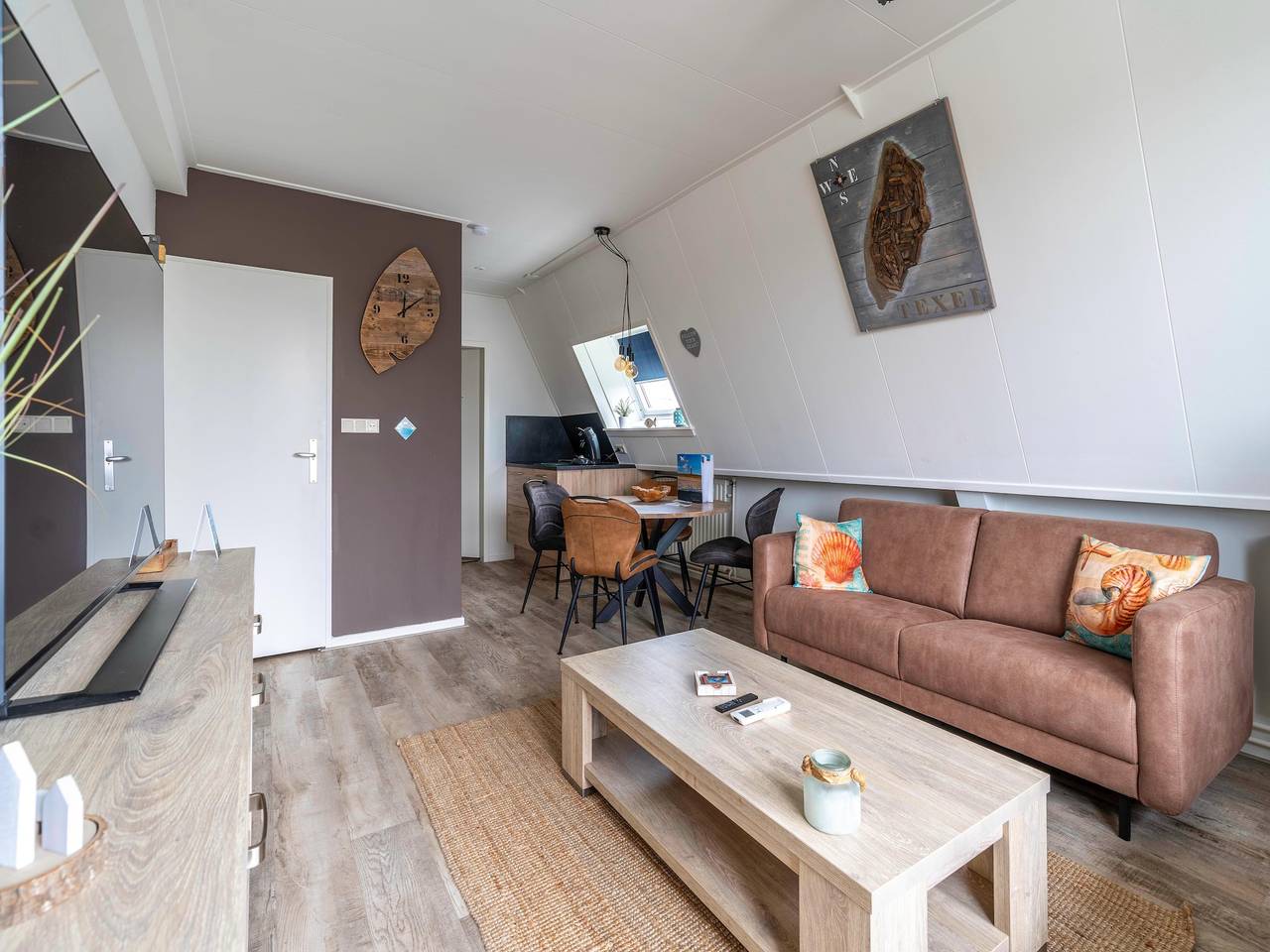 Ganze Wohnung, Komfortabel und modern eingerichtetes 4-Personen-Apartment in De Koog, Westfriesische Inseln