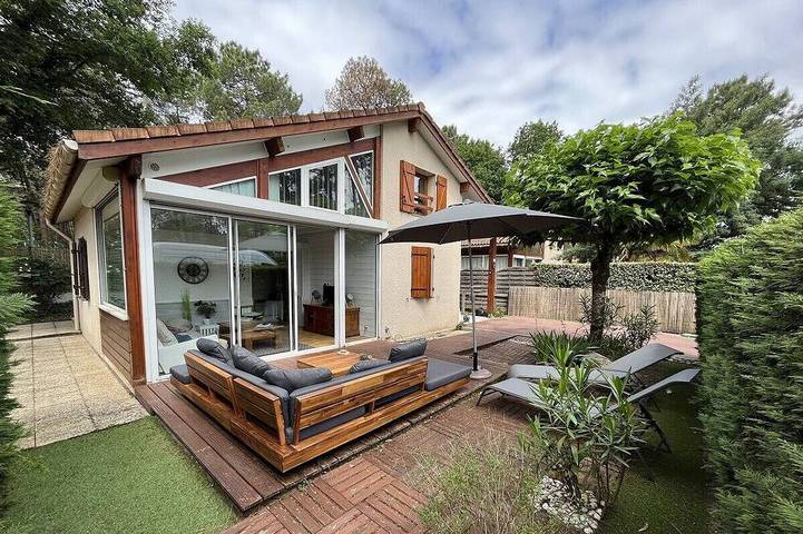 Chalet pour 8 personnes, avec jardin et piscine, animaux acceptés à Gujan-Mestras