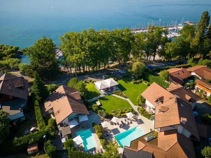 Hotel for 2 people, with pool and garden as well as sauna and hot tub - 1