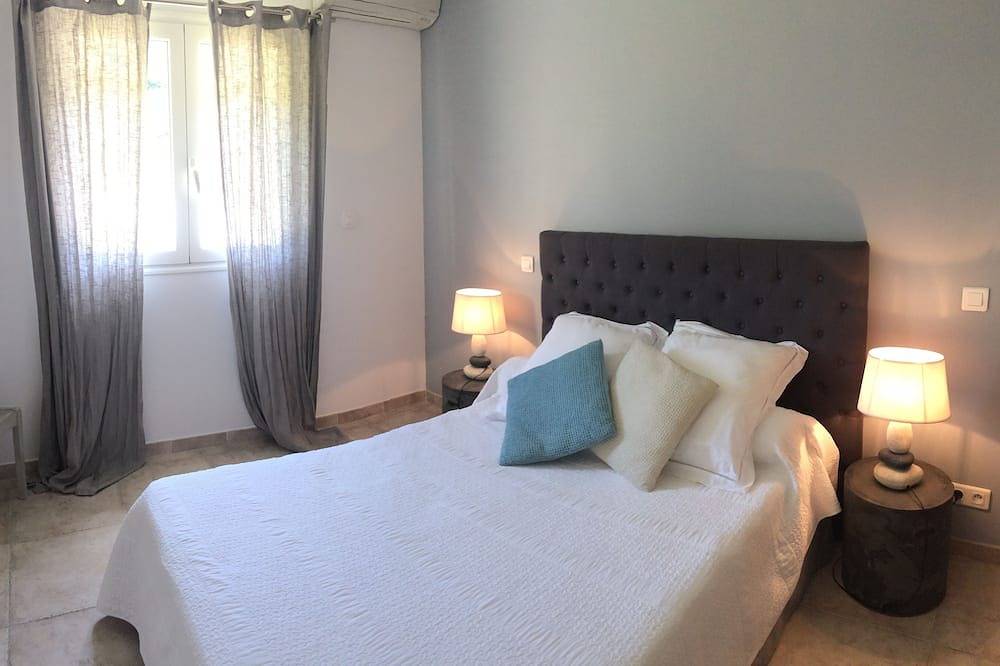 Waterfront Villa un piccolo paradiso a 10 metri dal mare in Calcatoggio, Ajaccio e dintorni