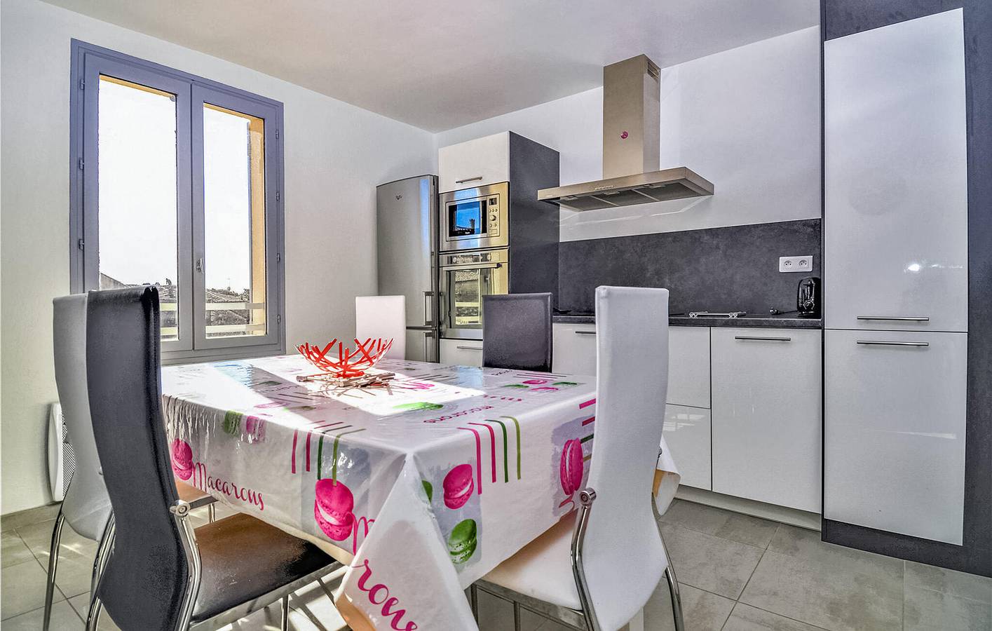 Apartamento vacacional entero, Apartamento en el centro de Uzès con parking y WiFi in Uzès, Region de Nimes