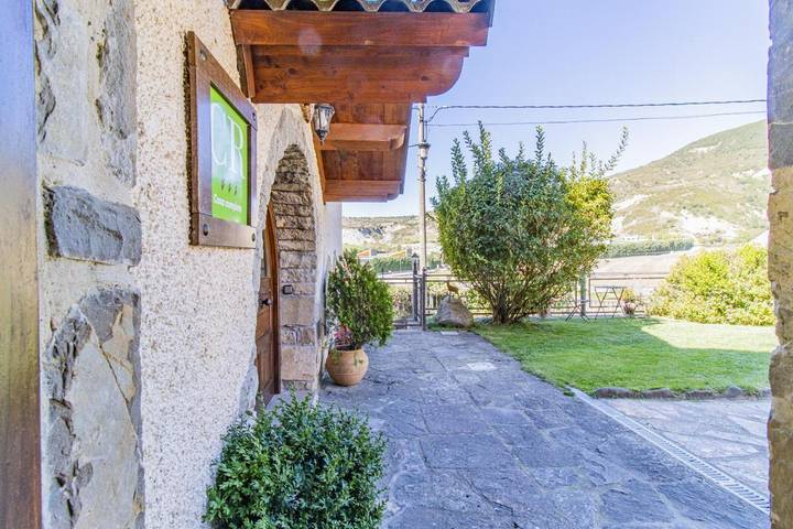 Casa rural para 2 personas, con Terraza y Jardín en Arguis