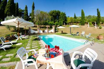 Villa With Pool for 10 People in Uzzano, Tuscany, Photo 2