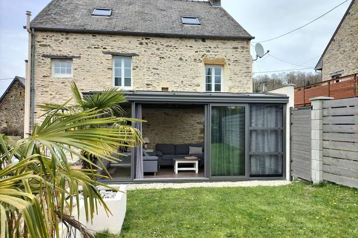 Gîte pour 6 personnes, avec jardin à Donnay
