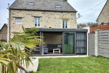 Gîte pour 6 personnes, avec jardin à Donnay