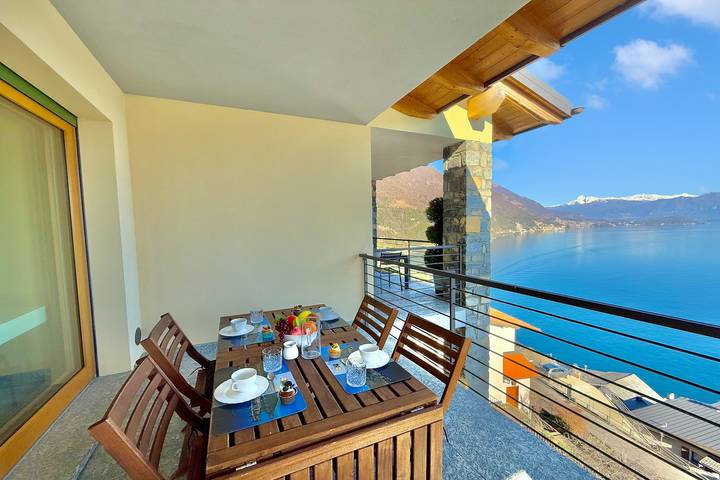 Gîte pour 4 personnes, avec vue sur le lac ainsi que terrasse et piscine à Argegno - 2