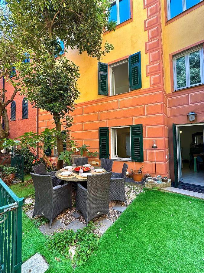 Gîte pour 4 personnes, avec terrasse et jardin dans Paraggi - 2