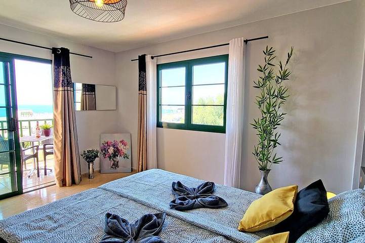 Location de vacances pour 7 personnes, avec balcon et jardin à Tarajalejo - 3