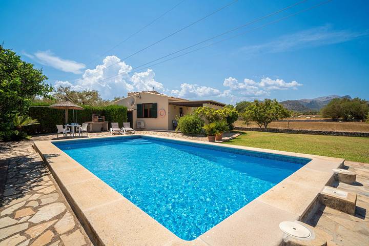 Villa for 2 people, with Terrace and Yard in Pollença
