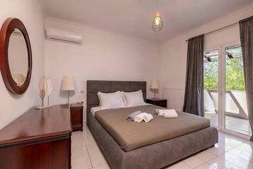 Villa voor 8 Personen in Laganas, Zakynthos, Afbeelding 1