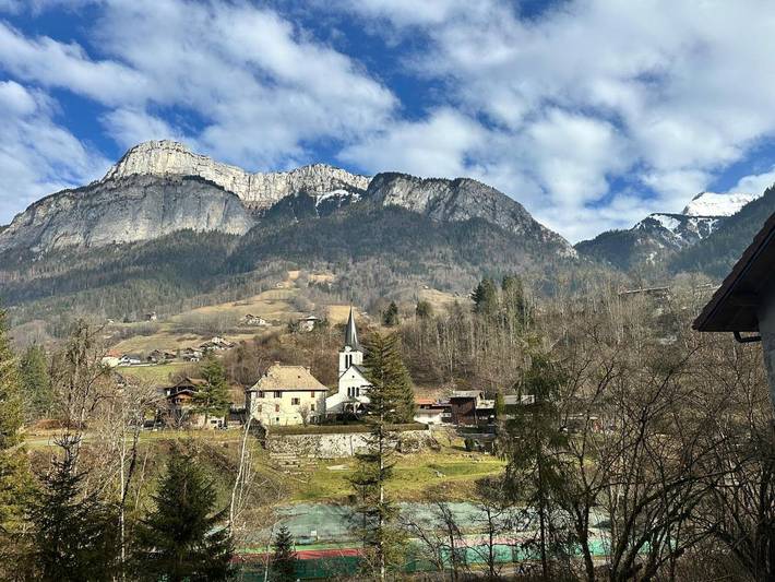 Gîte pour 6 personnes, avec Balcon ainsi que Terrasse et Vue à Le Petit-Bornand-les-Glières