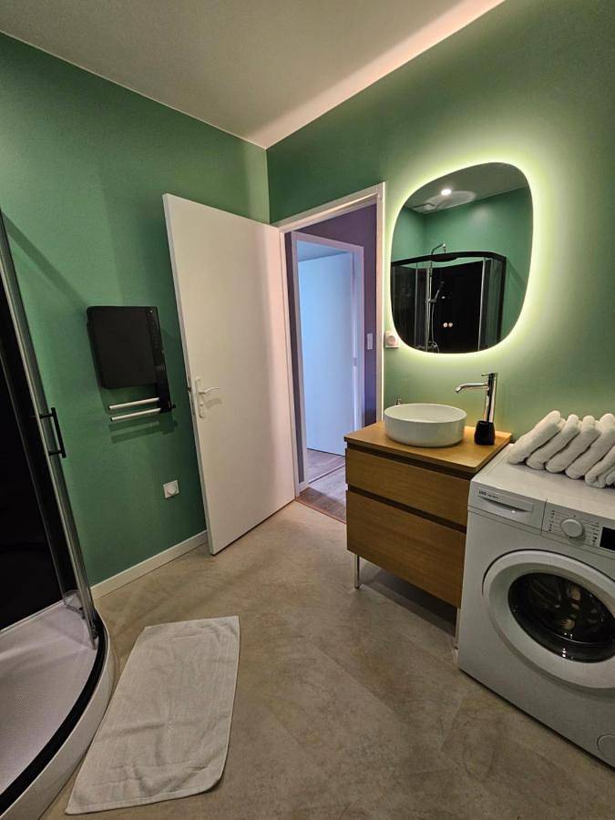 Appartement entier, Appartement Le 96 in Lurcy-Lévis, Allier