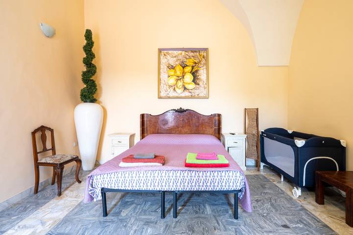Ganze Wohnung, Ferienwohnung 'Palazzo Costantini - Gerbera' mit Gemeinschaftsterrasse, Wi-Fi und Klimaanlage in San Donato di Lecce, Lecce Provinz