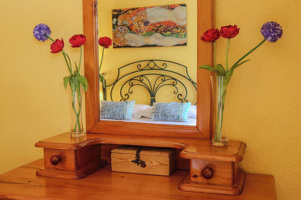 Entire apartment, Cozy Apartment to Rent for 4 only 5 min. beach  in Almunecar in the Costa Tropical Granada: Sea, history and gastronomy. Andalusia,  Spain. in Old Town Almunecar, Almuñecar