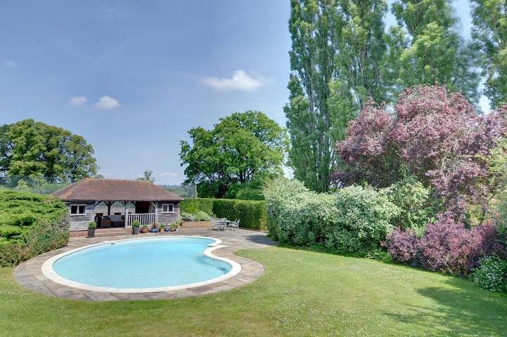 Holiday rental for 2 people, with pool in Sevenoaks