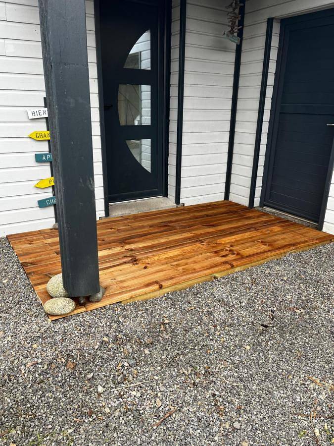 Location de vacances pour 6 personnes, avec terrasse ainsi que vue et jardin à Saint-Jean-des-Champs - 4