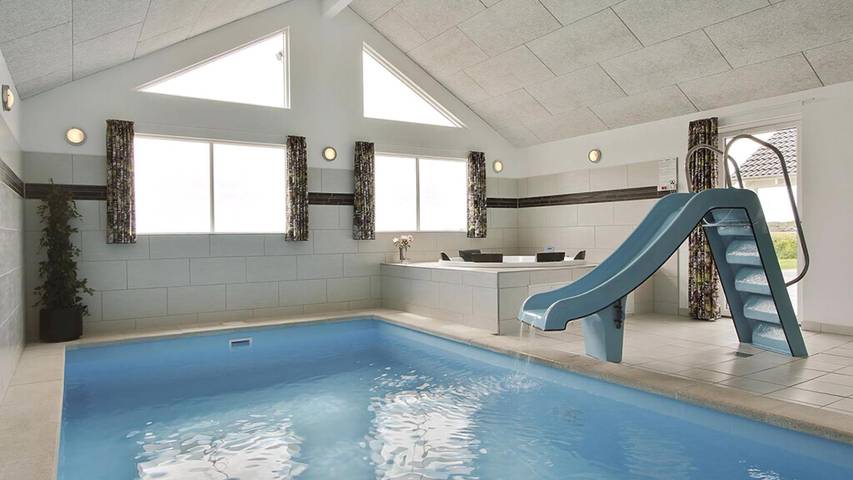 Vakantiehuis voor 22 personen, with sauna and tuin as well as terras in Vejlby Klit