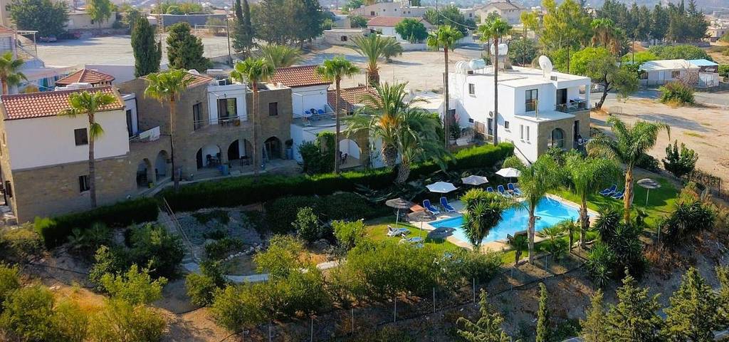 BnB für 8 Personen, mit Pool und Garten sowie Whirlpool, kinderfreundlich auf Zypern