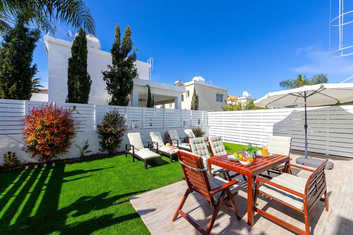 Galleria Sunset Villa in South Cyprus