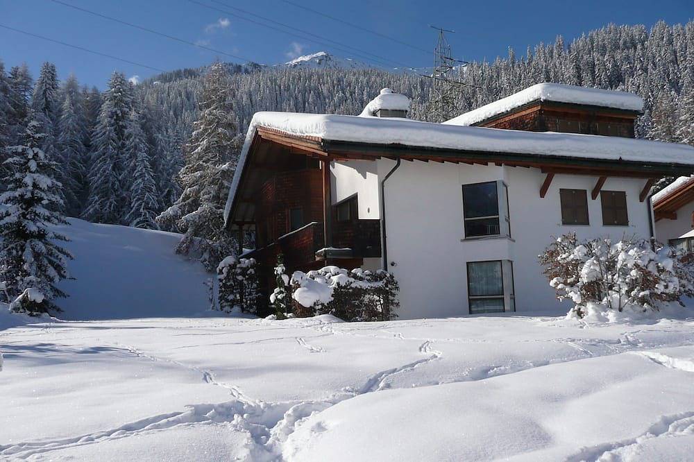 Ganze Wohnung, Geräumige und gemütliche Bergwohnung in idyllischer Lage in Klosters-Serneus, Plessur Alpen