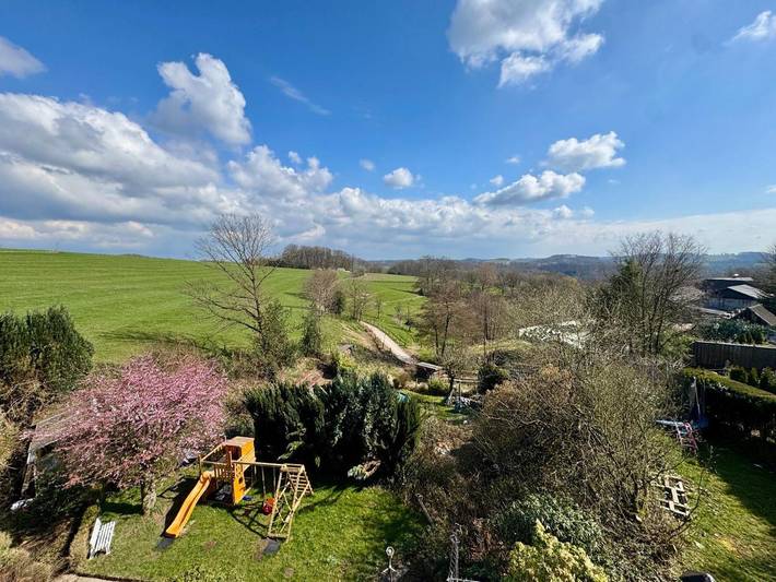 Ferienwohnung für 4 Personen, mit Balkon und Terrasse sowie Garten und Ausblick in Hückeswagen
