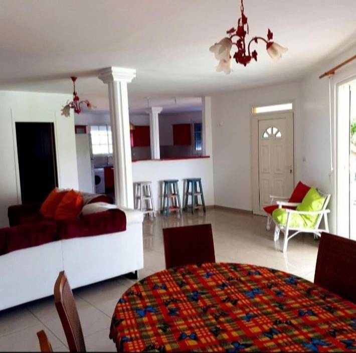 Location de vacances pour 11 personnes, avec vue ainsi que piscine et balcon dans Port-Louis Guadeloupe - 4