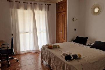 Chalet für 10 Personen in Ciudad Jardín (Málaga), Malaga, Bild 4