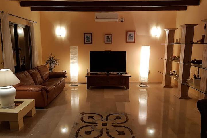Villa de 4 chambres à Benalmadena Pueblo avec de magnifiques vues panoramiques avec piscine in Torremuelle, Benalmádena