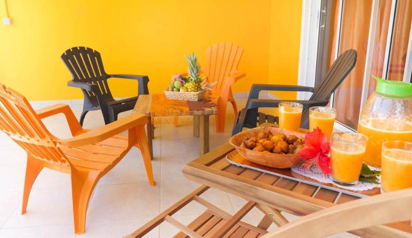 Gîte pour 4 personnes, avec vue ainsi que jardin et piscine dans Baignoire de Joséphine - 3