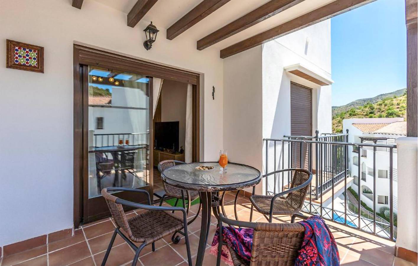 Ganze Ferienwohnung, Gemütliche 80 m² große Wohnung mit Pool und WLAN, nur wenige Schritte vom Stadtzentrum von Itrabo entfernt in Itrabo, Costa Tropical