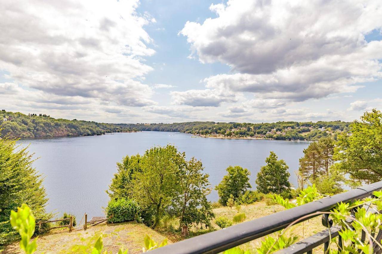 La Pause au Bord du Lac - Ponton privé - Baignade depuis le Ponton in Cuzion, Région de La Châtre